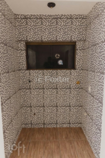 Image 8 - 983700