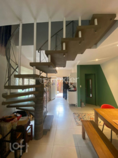 Image 4 - 983729