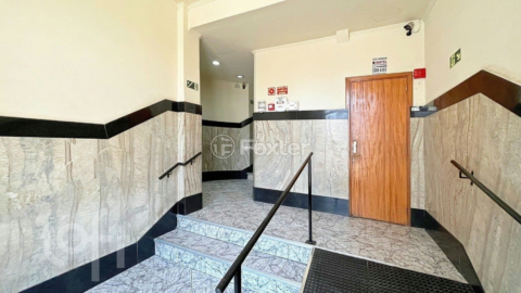 Image 3 - 983750