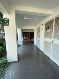 Image 63 - 984059