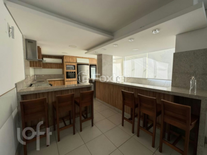 Image 32 - 984079