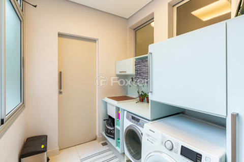 Image 24 - 984099