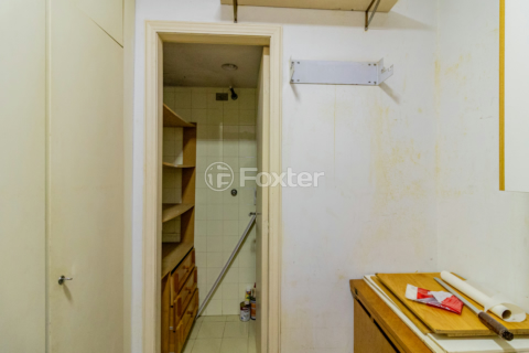 Image 31 - 984156