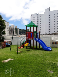 Image 19 - 984211