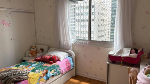 Image 8 - 984212