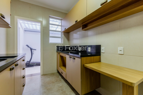 Image 31 - 984230