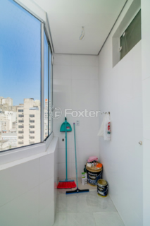 Image 21 - 984233