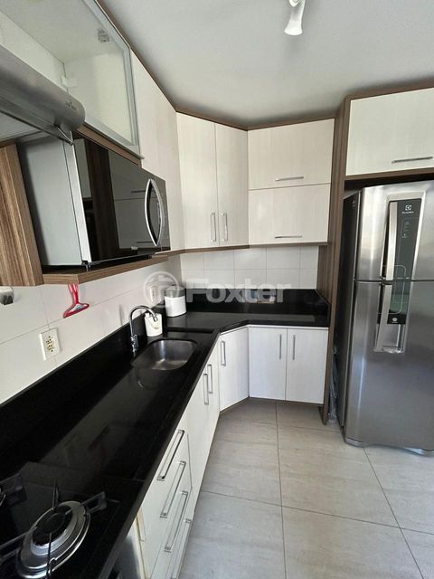 Image 7 - 984275