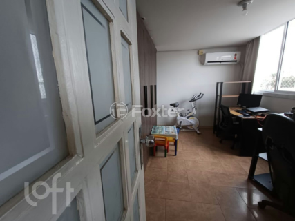Image 1 - 984418