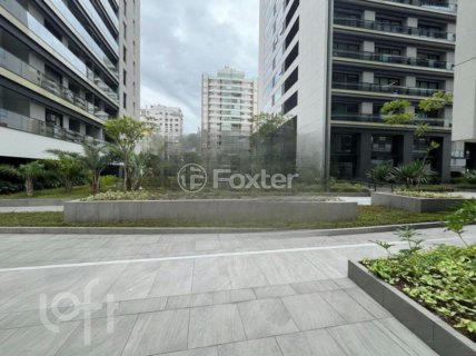 Image 29 - 984421