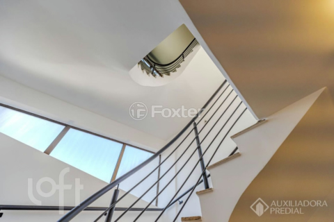 Image 31 - 984432