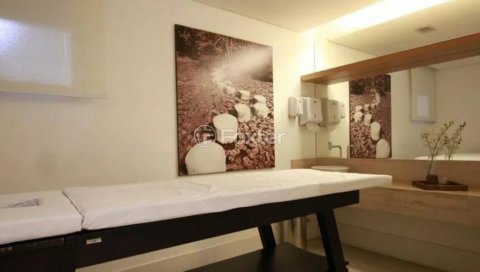 Image 20 - 984462