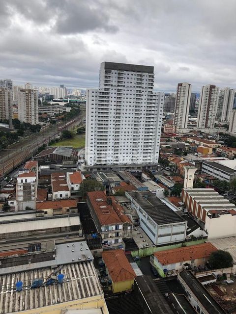 Image 23 - 984463