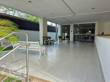 Image 7 - 984490