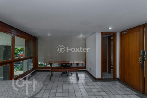 Image 31 - 984532