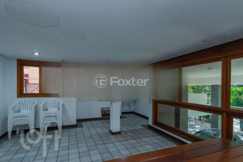 Image 32 - 984532