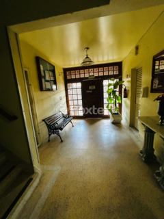 Image 19 - 984542