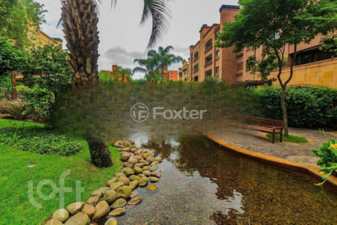 Image 33 - 984589