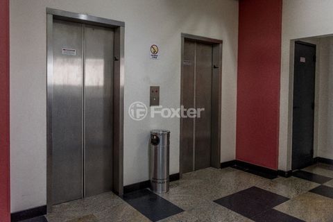 Image 7 - 984640
