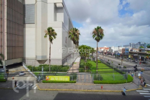 Image 4 - 984779