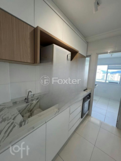 Image 7 - 984782