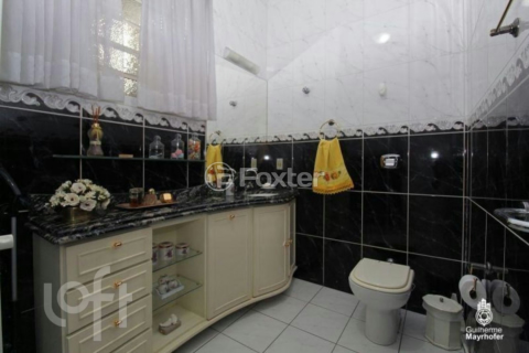 Image 19 - 984792