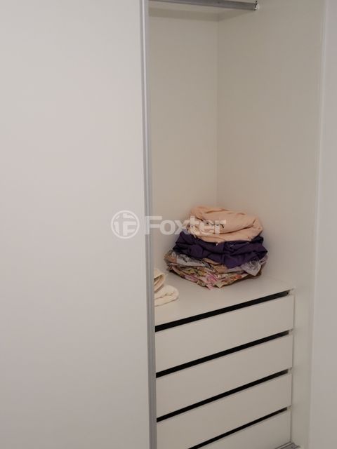 Image 8 - 984888