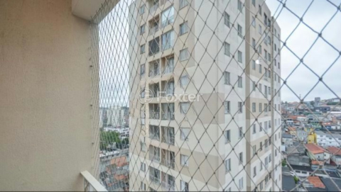 Image 22 - 984935