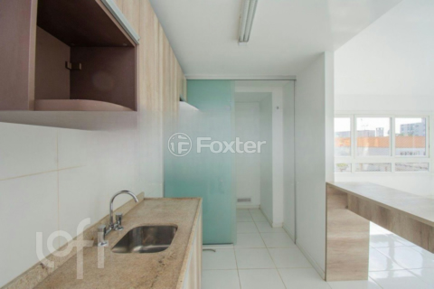 Image 7 - 984988