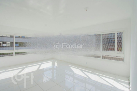 Image 35 - 984988
