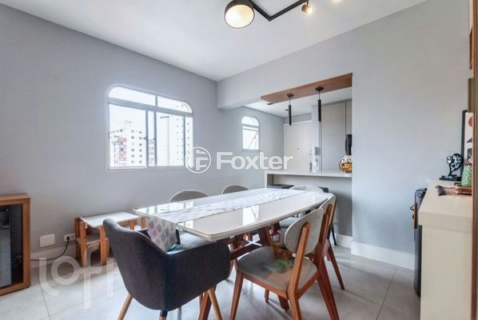 Image 15 - 985008