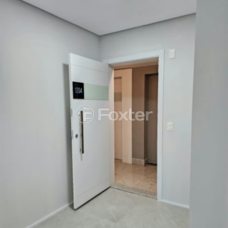 Image 4 - 985024
