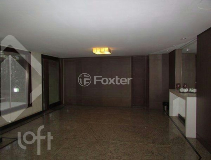 Image 3 - 985041
