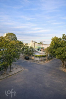 Image 11 - 985055