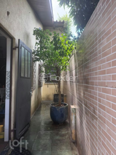 Image 33 - 985158