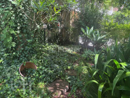 Image 6 - 985158