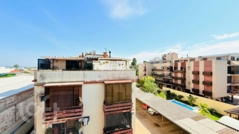 Image 34 - 985422