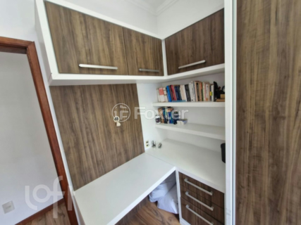 Image 23 - 985447