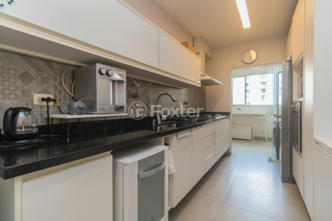 Image 21 - 985562