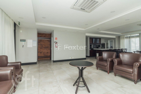Image 29 - 985568