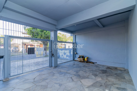 Image 31 - 985618