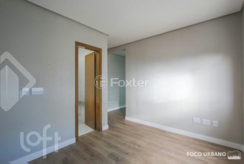 Image 44 - 985622