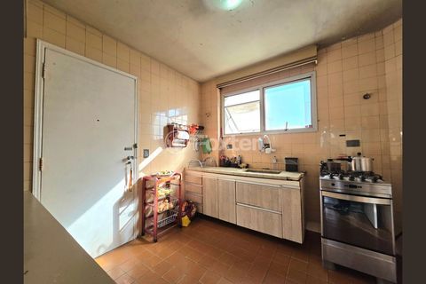 Image 1 - 985623
