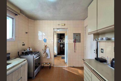 Image 17 - 985623