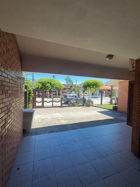 Image 7 - 985693