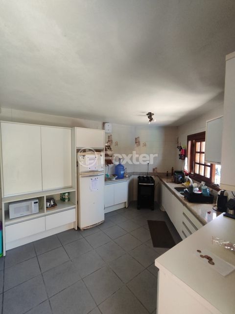 Image 1 - 985693
