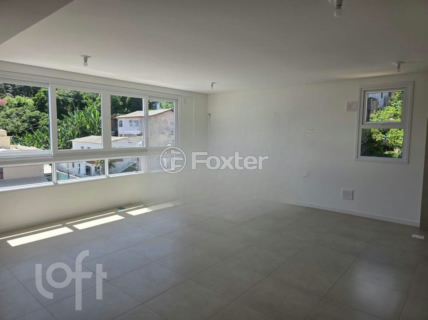 Image 7 - 985800