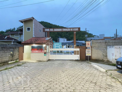 Image 12 - 985934