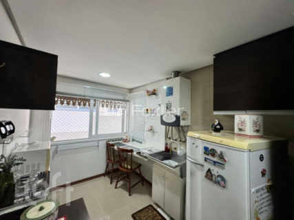 Image 3 - 986011