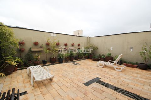 Image 31 - 986332